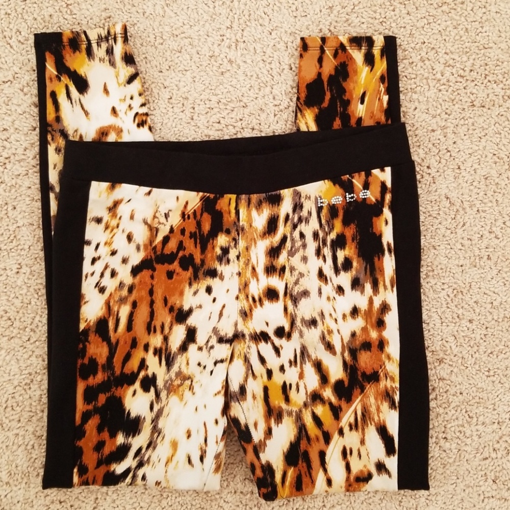 BeBe Gorgeous Tiger Print Legging Size Small